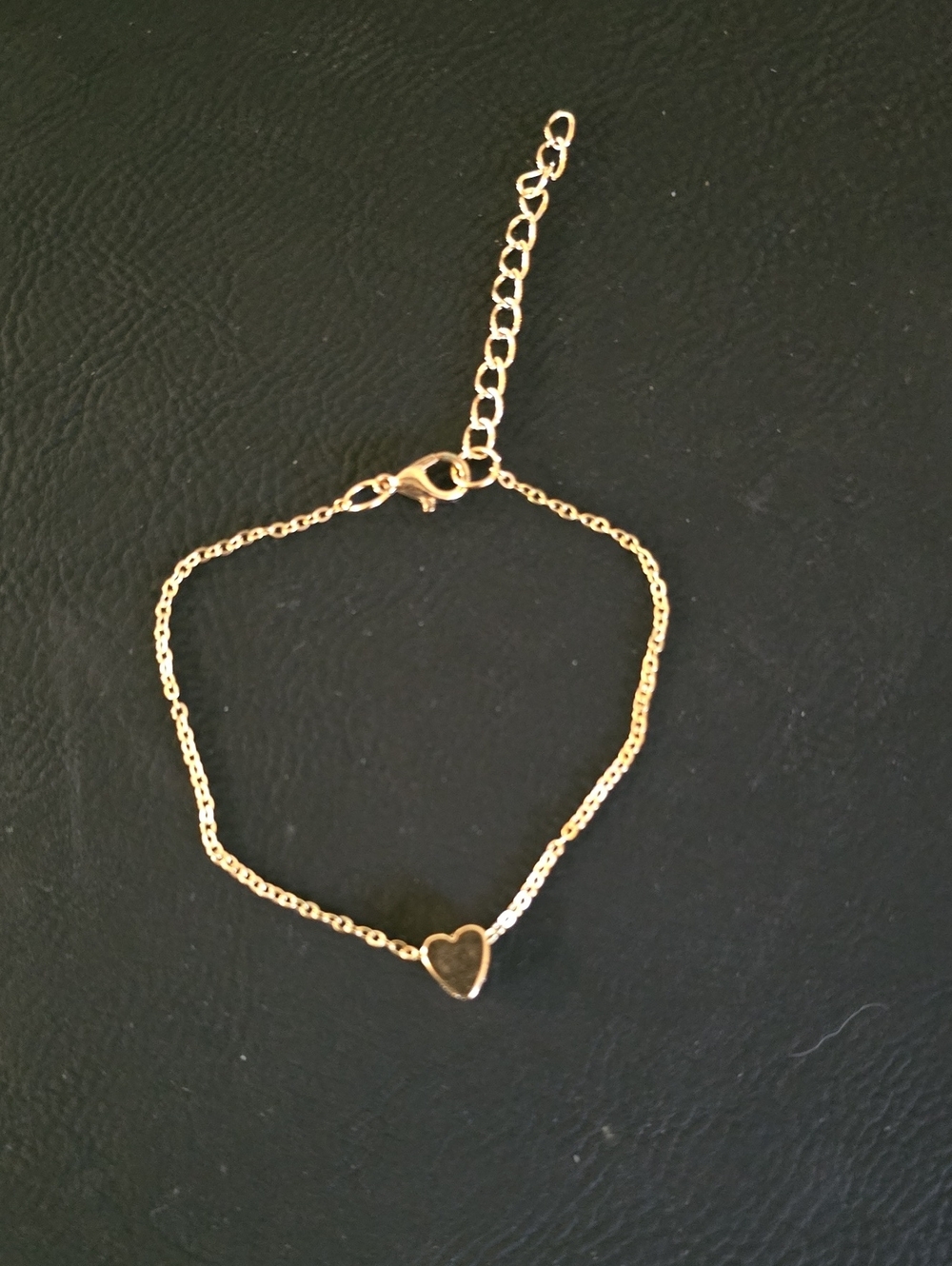 Gold Floating Heart Pendant Bracelet